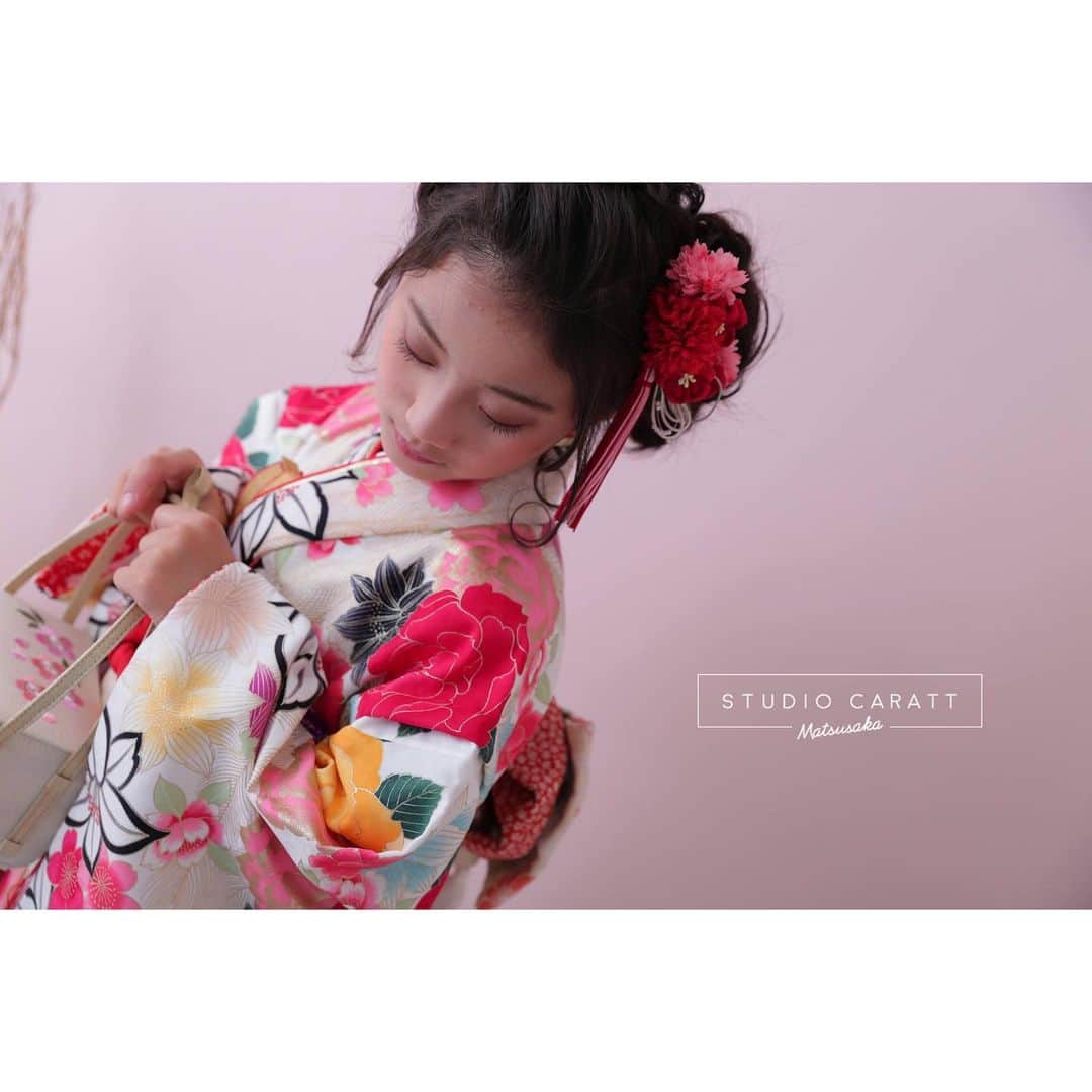 スタジオキャラット 松阪店さんのインスタグラム写真 - (スタジオキャラット 松阪店Instagram)「可愛い。。。 . 今しか残せないこの瞬間を是非お写真に。。 . #スタジオキャラット #スタジオキャラット松坂店 #フォトスタジオ  #10歳 #ととせの祝い #十歳の祝い #着物 #ドレス #可愛い #メイク」12月29日 19時42分 - caratt.matsusaka