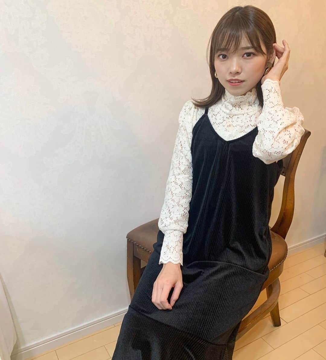 横山キラさんのインスタグラム写真 - (横山キラInstagram)「レースの襟がお気に入り👗  #ファッション #韓国服 #pr #ワンピースコーデ #コーディネート #韓国ファッション #darlingbaby #レーストップス #レースワンピース」12月29日 19時47分 - kira_yokoyama_