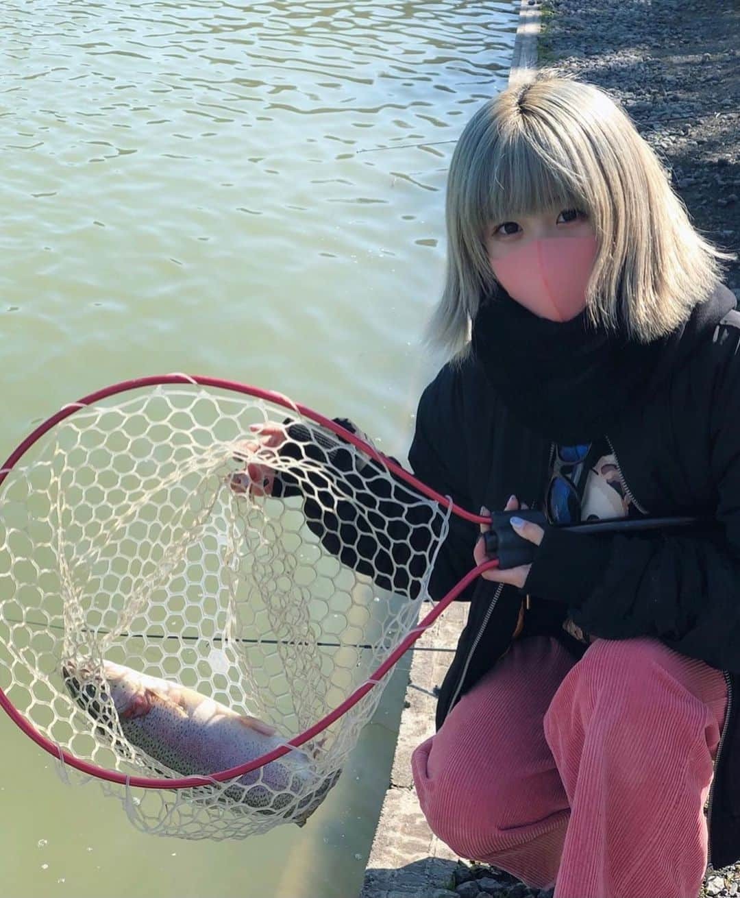 MAYUさんのインスタグラム写真 - (MAYUInstagram)「🐟 今年はいっぱい釣りした 夏の暑い日も冬の寒い日も 想像以上に過酷な日もあったけど 色んな人との出会いもあって より釣りが好きになりました 紫外線アレルギーもいつの間にか 治りつつあるし 自然と仲良くなれた年でした👶🏻 来年はもっといっぱい釣りするぞ」12月29日 19時56分 - chu_z_mayu