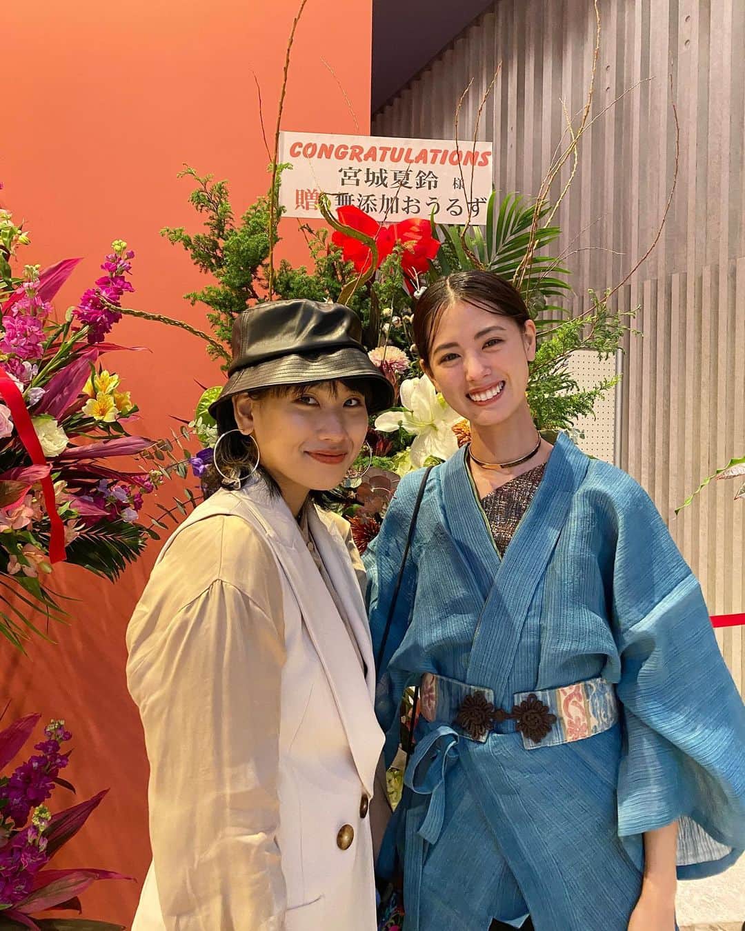 のインスタグラム：「Thank you for coming🕊💕  1番デレ顔で子供みたいな顔をした写真は 幼稚園から高校までずっと一緒の心友と。 記録...🎀  @_valerie52_」
