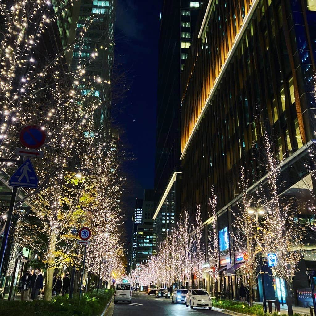 のインスタグラム：「Twitterにも上げた写真をフィルタ付きで。 #大手町」