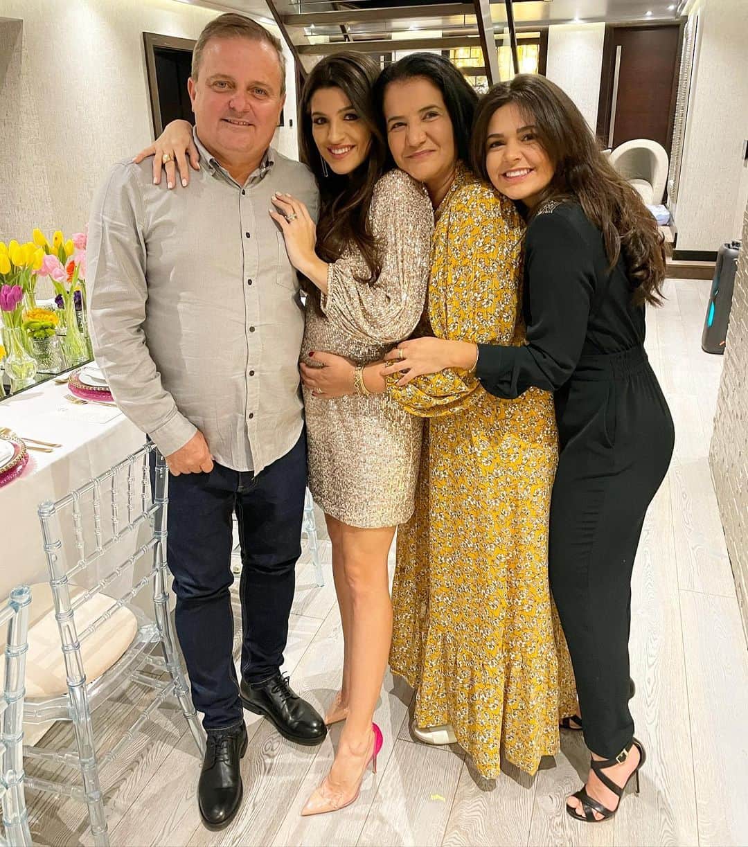 ナタリア・ベッカーのインスタグラム：「❤️ como é bom estar com vocês!」