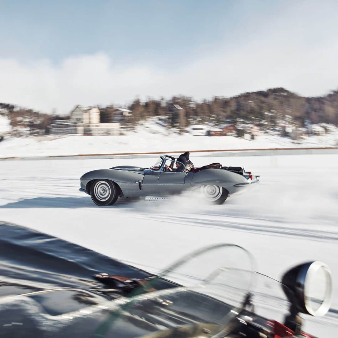 Jaguarさんのインスタグラム写真 - (JaguarInstagram)「Ice icons at the International Concours of Elegance, #StMoritz.   #JaguarClassic #XKSS #Etype #Dtype #Ctype #ClassicCars #Heritage #Vintage #CarsofInstagram #InstaCar #Snow #Drifting #Switzerland #SeasonsGrettings」12月29日 20時29分 - jaguar