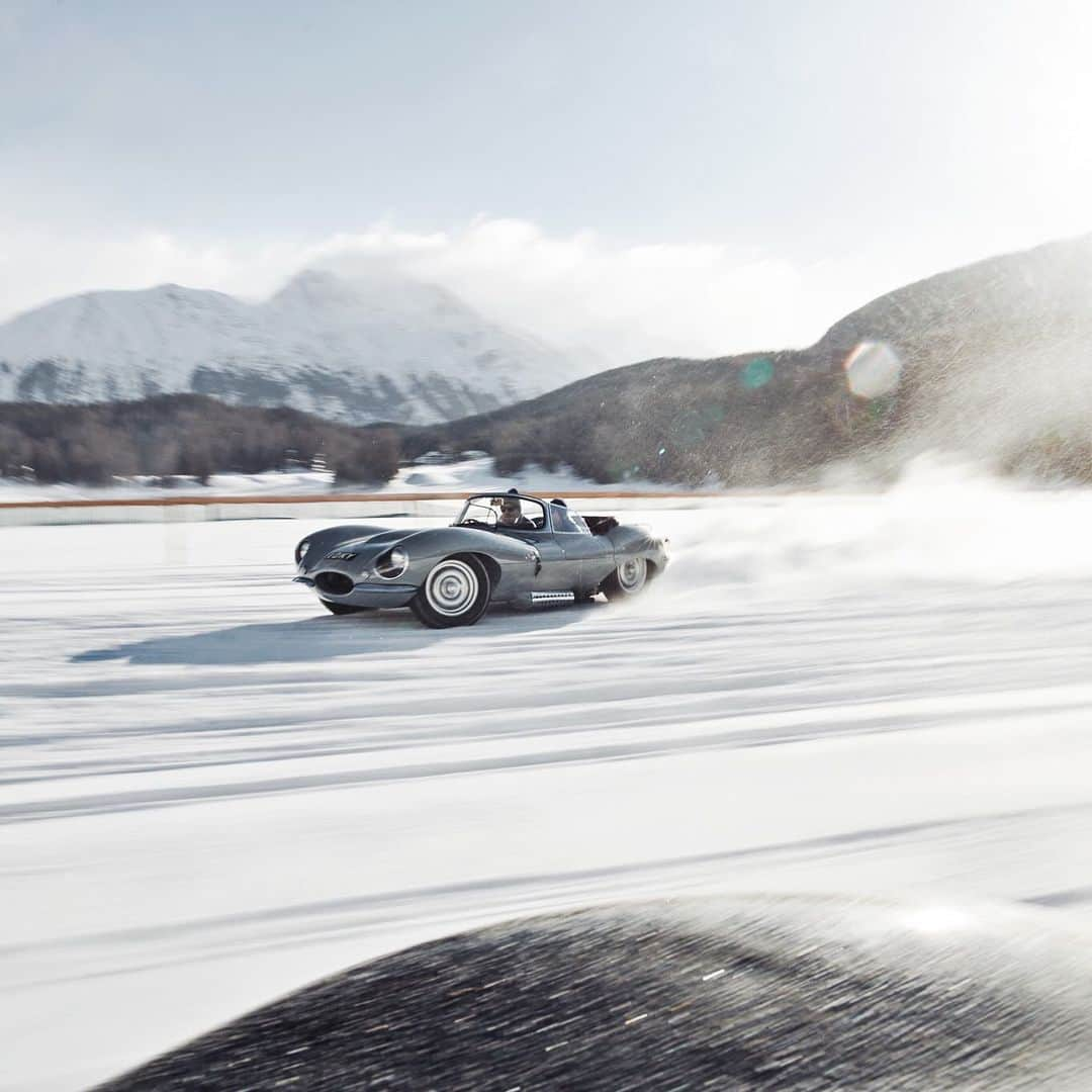 Jaguarさんのインスタグラム写真 - (JaguarInstagram)「Ice icons at the International Concours of Elegance, #StMoritz.   #JaguarClassic #XKSS #Etype #Dtype #Ctype #ClassicCars #Heritage #Vintage #CarsofInstagram #InstaCar #Snow #Drifting #Switzerland #SeasonsGrettings」12月29日 20時29分 - jaguar