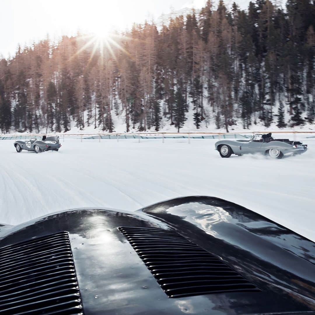 Jaguarさんのインスタグラム写真 - (JaguarInstagram)「Ice icons at the International Concours of Elegance, #StMoritz.   #JaguarClassic #XKSS #Etype #Dtype #Ctype #ClassicCars #Heritage #Vintage #CarsofInstagram #InstaCar #Snow #Drifting #Switzerland #SeasonsGrettings」12月29日 20時29分 - jaguar