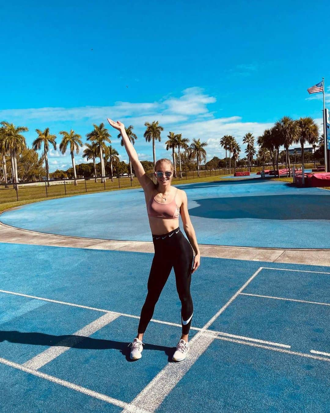 ダリヤ・クリシナさんのインスタグラム写真 - (ダリヤ・クリシナInstagram)「My new location for the next two months! 📍🏟☀️🌴  #daryaklishina #longjump #athlete #nike #nikewomen #athletics #sportlife #trainingeveryday」12月29日 20時31分 - dariaklishina