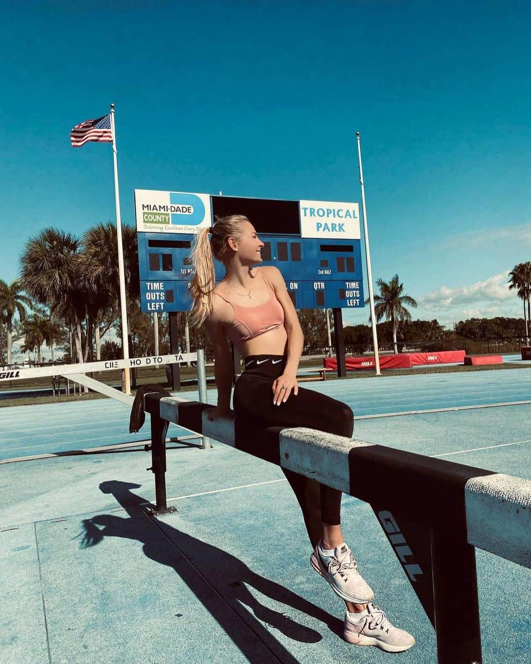 ダリヤ・クリシナさんのインスタグラム写真 - (ダリヤ・クリシナInstagram)「My new location for the next two months! 📍🏟☀️🌴  #daryaklishina #longjump #athlete #nike #nikewomen #athletics #sportlife #trainingeveryday」12月29日 20時31分 - dariaklishina