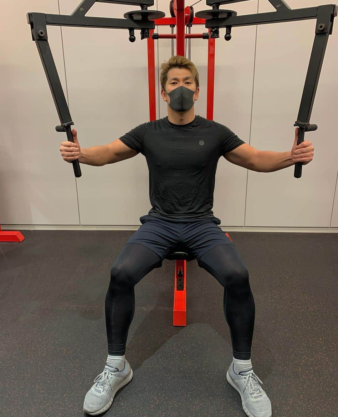 コージ・トクダのインスタグラム：「トレーニング納め  ﻿ 올해 마지막 헬스장.﻿ ﻿  #トータルワークアウト #training #workout #fitness」