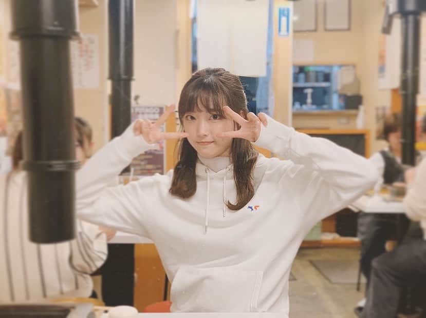 渥美友里恵のインスタグラム：「「🍖🤍」﻿ ﻿ 今年もたくさん焼肉にはお世話になりました。﻿ 来年も美味しいお肉に出会えますように🙏🏻﻿ ﻿ #お肉は世界を救う﻿ #ダブルピース 😂 ﻿ #目指せ焼肉奉行2021﻿」