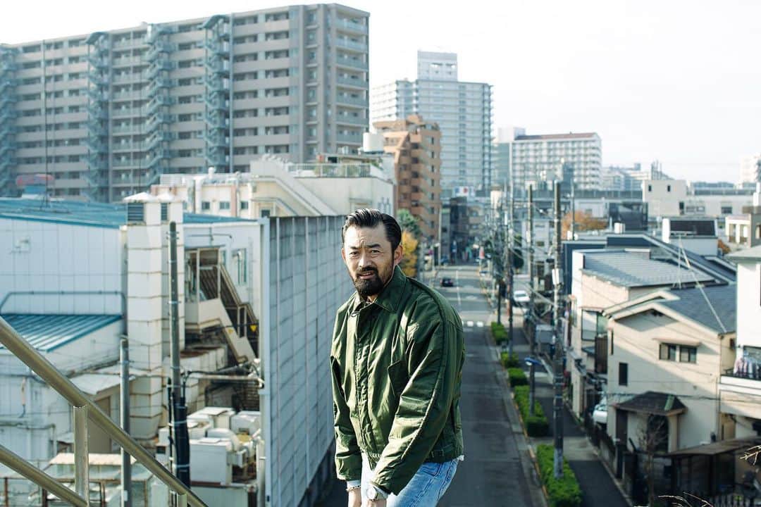 yukiのインスタグラム：「「ただただかっこいいスニーカーを探しに。」  このあと21:00〜新しい動画をYouTubeにて公開します！  皆さん是非見てくださいな！ "僕らが纏うモノ"で検索検索！  Thanks @playgroundstore.jp  @youichi.ohwashi   @valet_channel  @chilloutourlife」
