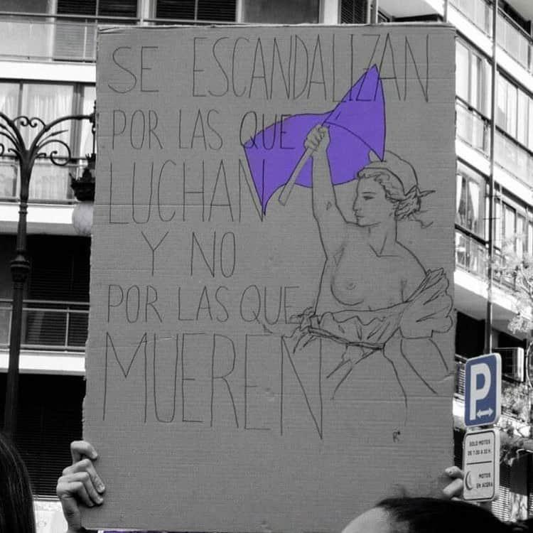 カル・リヴェロさんのインスタグラム写真 - (カル・リヴェロInstagram)「El propósito último de la existencia humana, es traer igualdad a este mundo. Adios clandestinidad. Es hoy! #seraley #abortolegalya #derechoshumanos #derechosdelasmujeres  . Foto encontrada en la marea de @pinterest. Tag a la dueña de esto si la conocen.」12月29日 20時48分 - lacalurivero