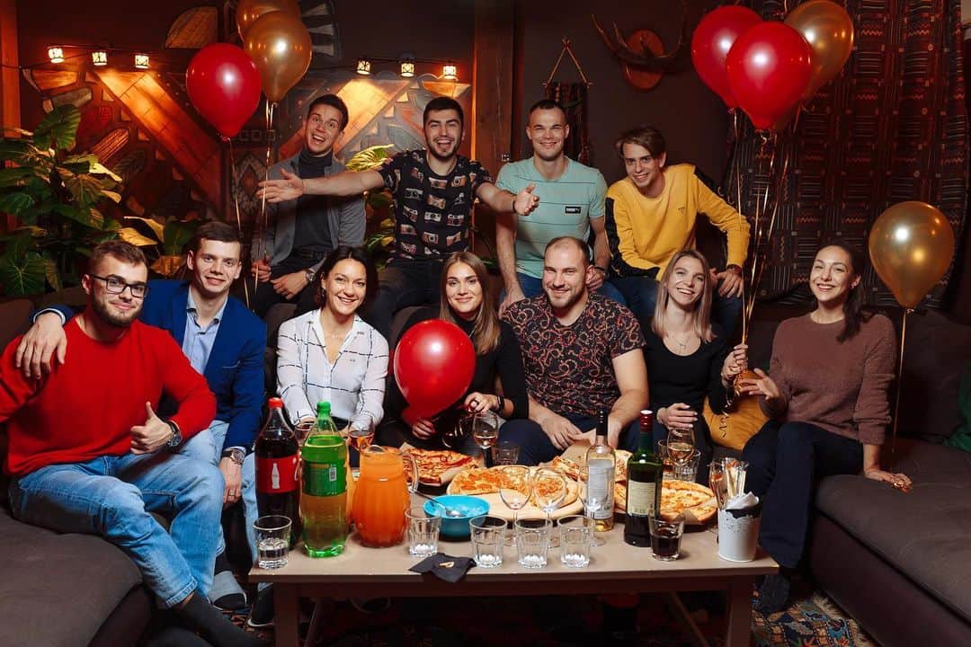 ウラジスラフ・ミルゾエフさんのインスタグラム写真 - (ウラジスラフ・ミルゾエフInstagram)「Birthday party 🥳 (фотки немного с опозданием, но лучше поздно, чем никогда) Спасибо всем, кто разделил этот праздник со мной!」12月29日 20時56分 - vladshokolat