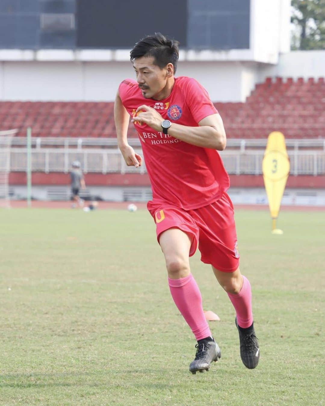 松井大輔さんのインスタグラム写真 - (松井大輔Instagram)「初練習　in Vietnam  #saigon  #training #hochiminhcity  #enjoy #football」12月29日 21時15分 - matsuidaisuke_official