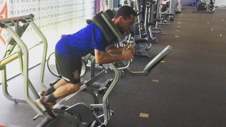 ロムロ・ソウザ・オレステス・カルデイラのインスタグラム：「Gennaio arriva 💪🏼💥⚽️ . #Romulè #Training #Allenamento #Forza #Athlete #Athletic #Gym #GymMotivation #Gymnastics」