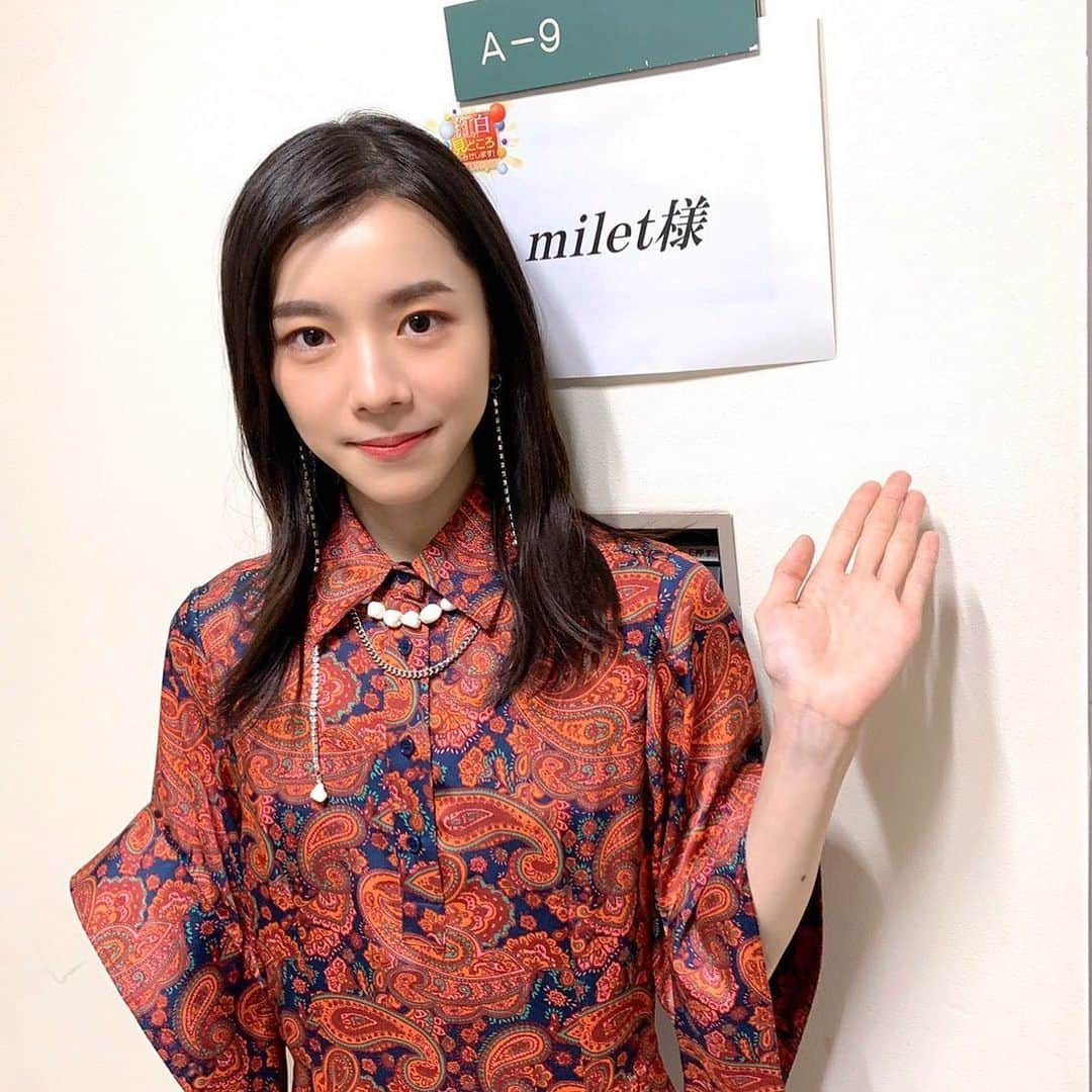 miletさんのインスタグラム写真 - (miletInstagram)「『紅白の見どころおみせします！～紅白直前スペシャル～』観ていただきありがとうございました。 すごい。すごい歌の力を感じました。ステージには魔物がいると聞いてすこしびびりましたが、負けません！一緒に紅白楽しみましょうね。あと2日です！milet #milet #NHK紅白」12月29日 21時18分 - milet_music