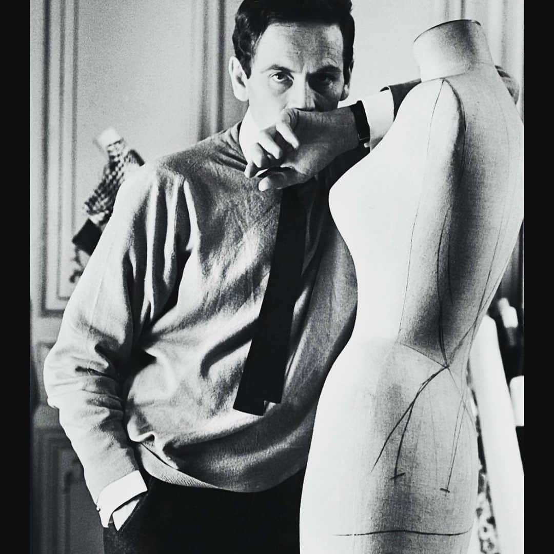 コスチュームナショナルさんのインスタグラム写真 - (コスチュームナショナルInstagram)「#pierrecardin  #innovator  #couturier  #rip」12月29日 21時22分 - capasa.milano