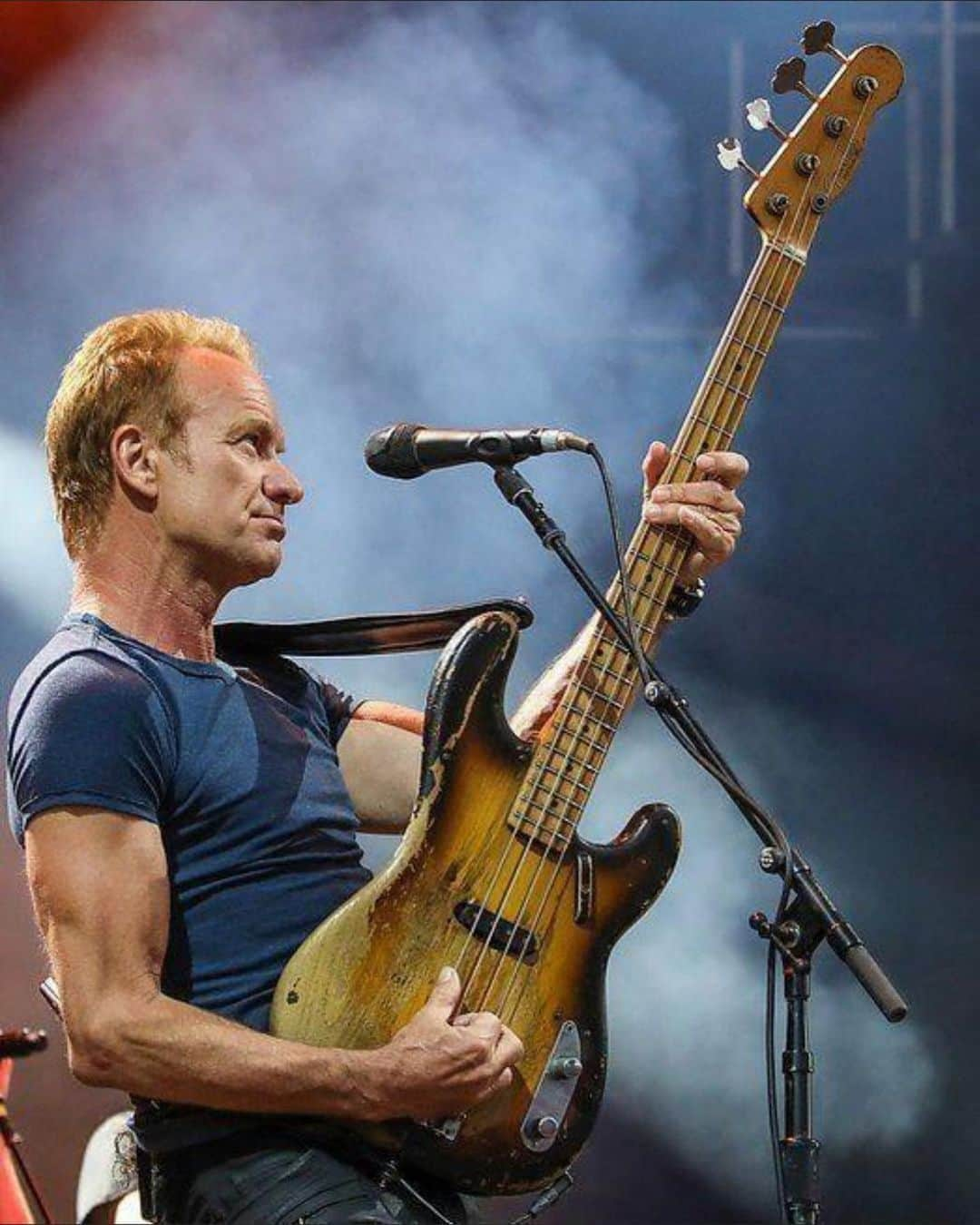 スティングさんのインスタグラム写真 - (スティングInstagram)「#Repost @precisionbassfanpage ・・・ @theofficialsting ❤️ . . . 📸 google  .  @fender @fendercustomshop  #pbass #pbasspics #precision #precisionbass #precisionbass51 #p55 #fenderprecisionbass #fenderprecisionbassfanpage #fender #fenderbass #fenderbassguitars #fendercustomshopbass #fendercustomshop #fenderjapan」12月29日 21時23分 - theofficialsting