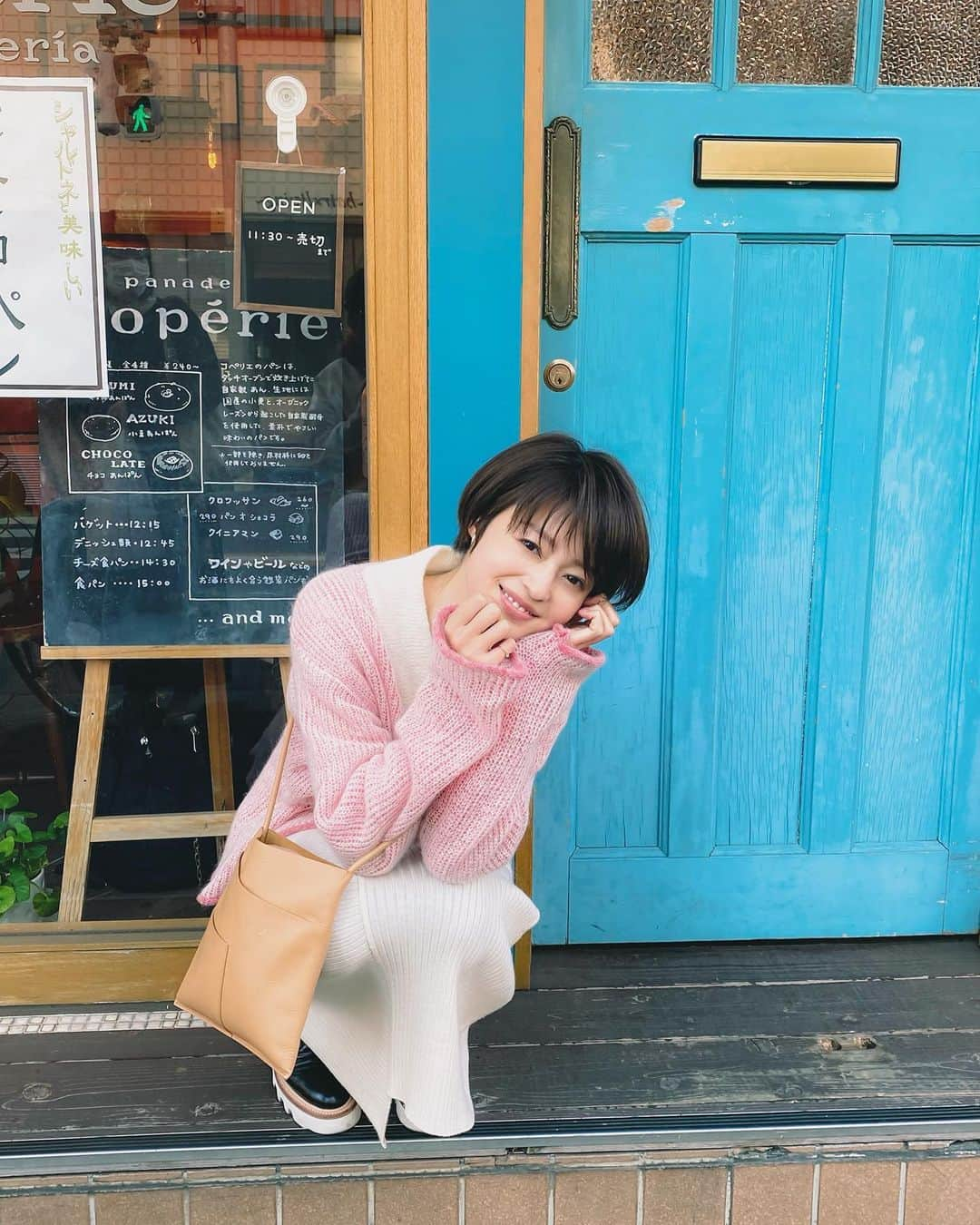 小林涼子さんのインスタグラム写真 - (小林涼子Instagram)「. 好きな事と とことん向き合ってる人達は かっこいいな 🥐 @setagayalifemagazine のロケは 毎回楽しくてしょうがない〜 年末は、原稿書き書きです . 😷撮影の時のみマスク外しています😷 @nomadis_  @coperie2018  #最後のロケ #世田谷パン #パン屋めぐり」12月29日 21時33分 - ryoko_kobayashi_ryoko