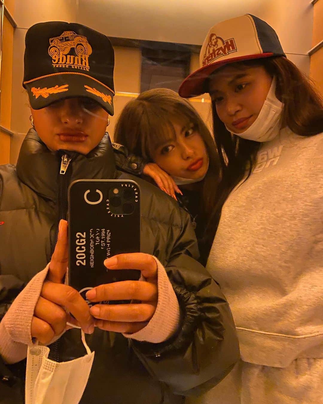のインスタグラム：「持⊃ ∧゛(≠ 物 ﾚよ友 (*´꒳`*)🖤」