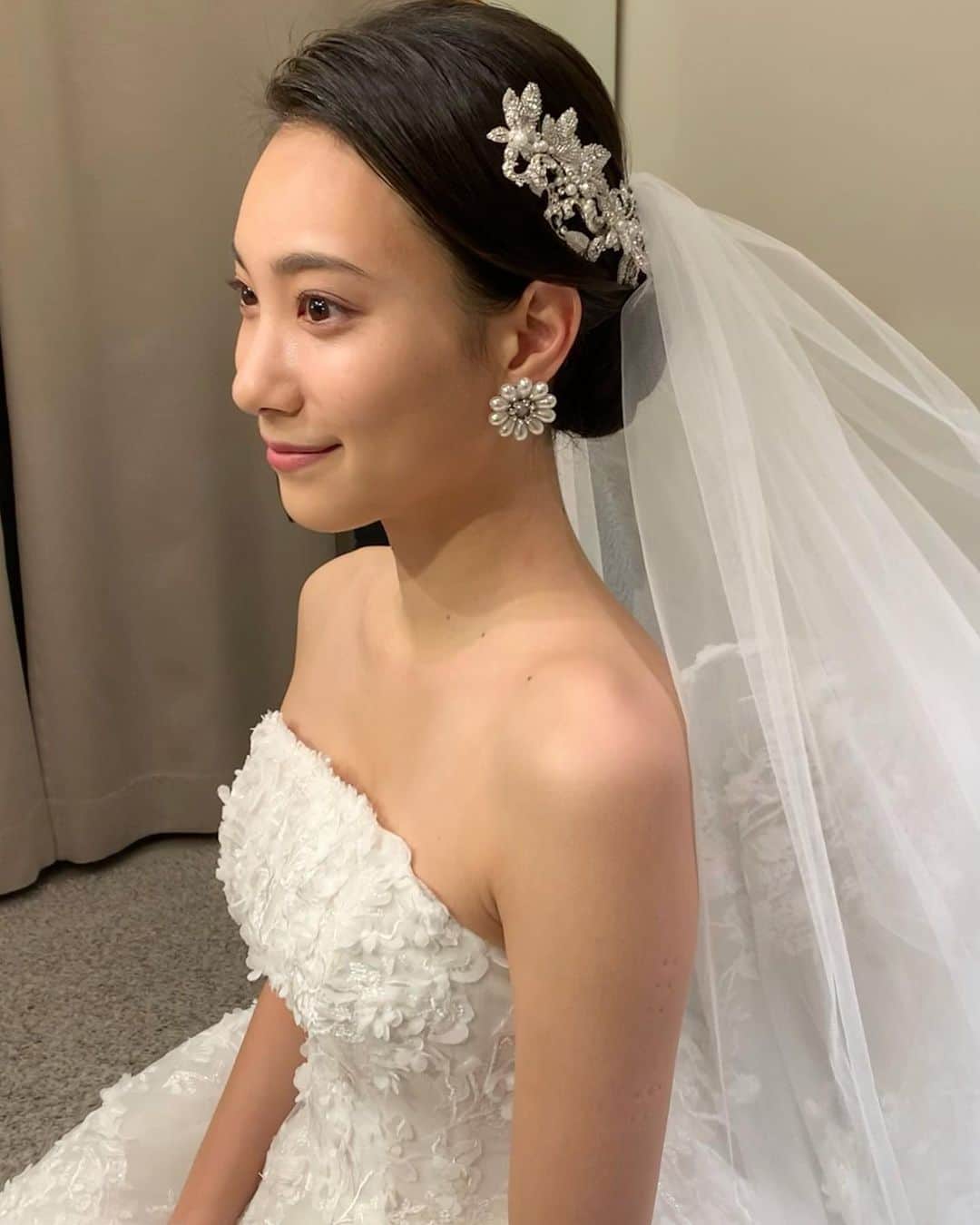 横川莉那のインスタグラム：「. 👰🏻✨」