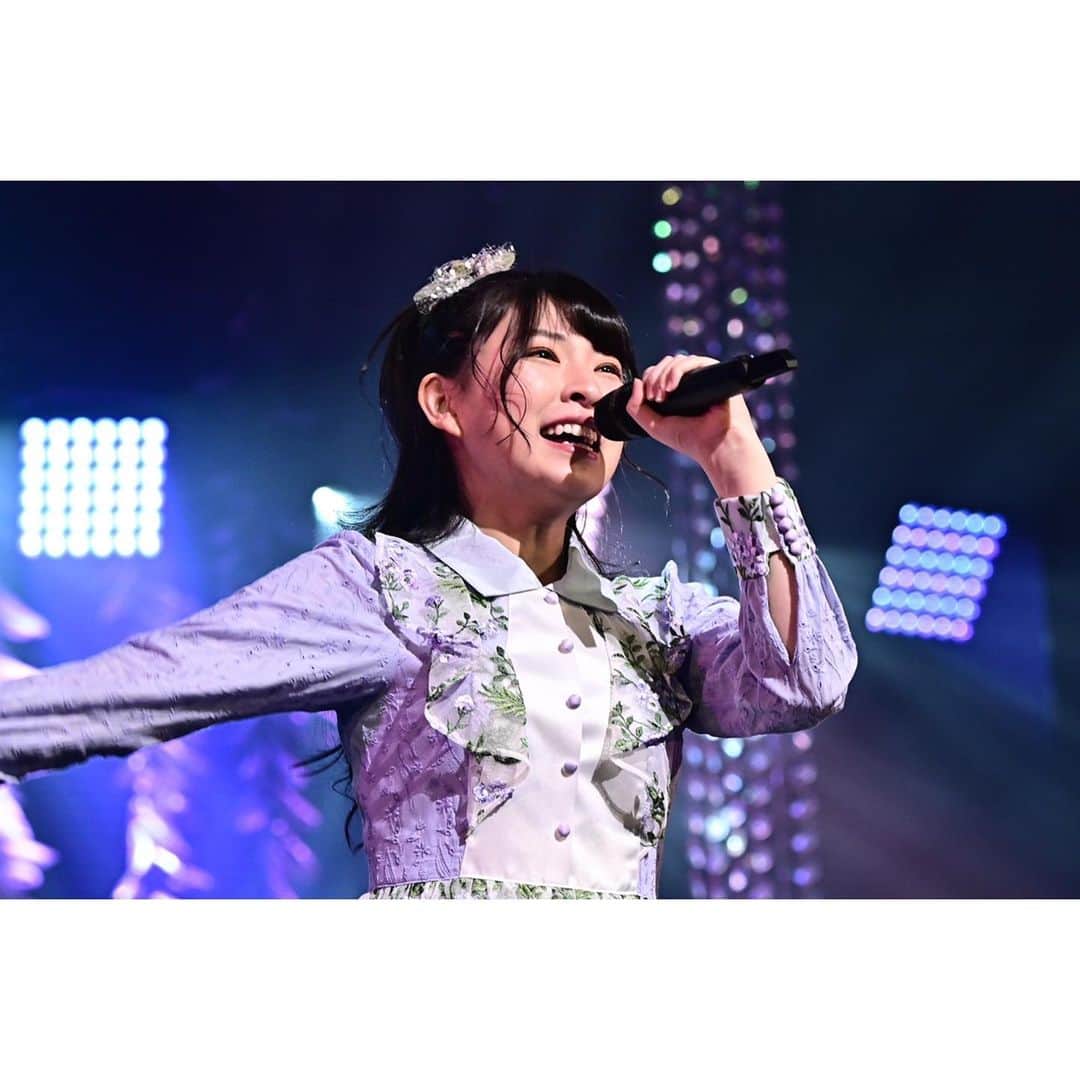 三村妃乃さんのインスタグラム写真 - (三村妃乃Instagram)「AKB48グループ歌唱力No.1決定戦のオフショットです！  歌ってるときの自分はどんな自分よりも楽しそうに見えます。  そんな姿を見てみなさんにも笑顔になってもらえたらいいなって思ってます( ˊᵕˋ )」12月29日 21時41分 - hino_yuiitsu62