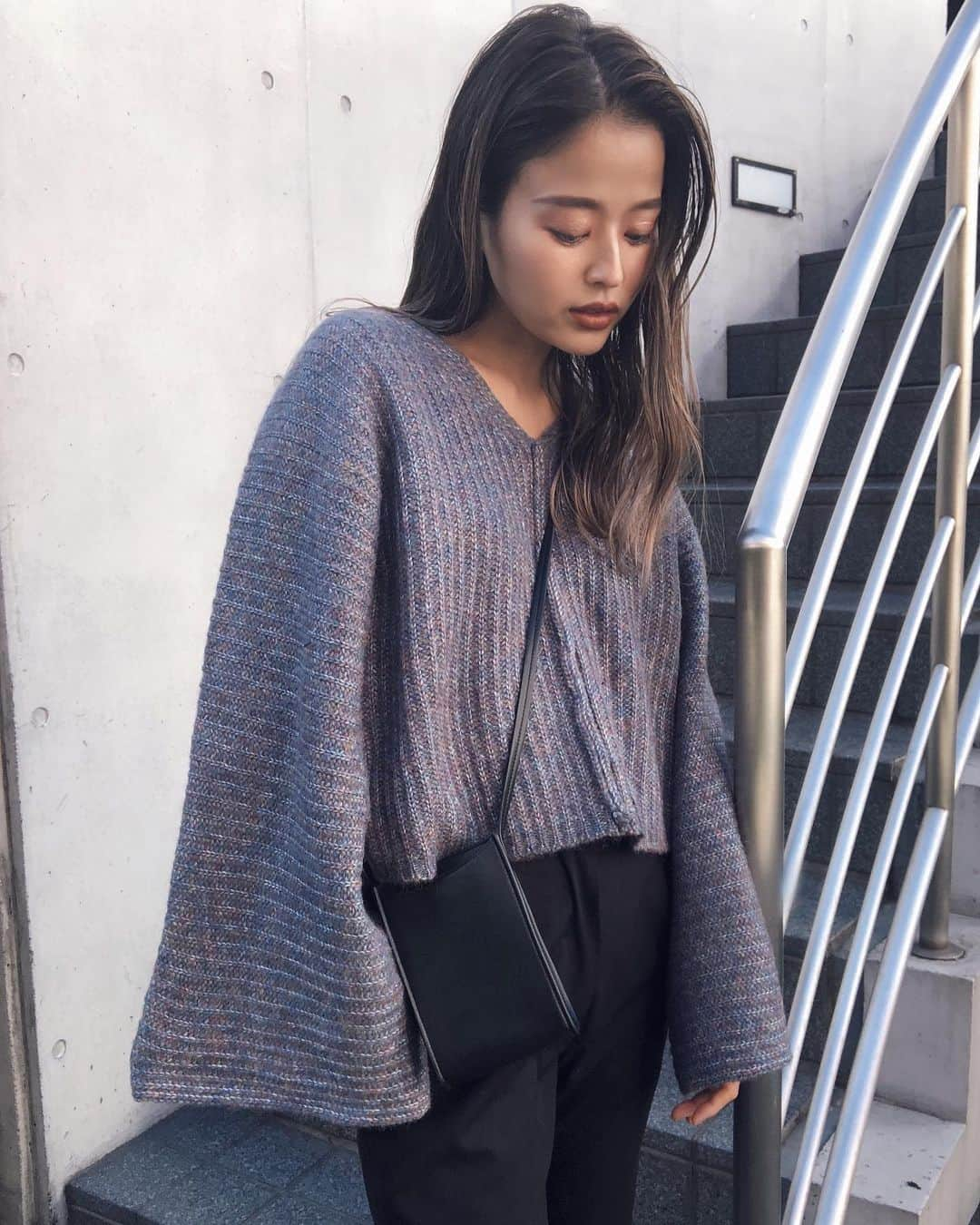 佐野真依子さんのインスタグラム写真 - (佐野真依子Instagram)「■WIDE SLEEVE SHORT KNIT	 ■JUST WAIST FLARE PT	 ■LADY COIN LOAFER @emoda_official  @emoda_snap #mystyleemoda #emoda」12月29日 21時34分 - sanomaisanomai