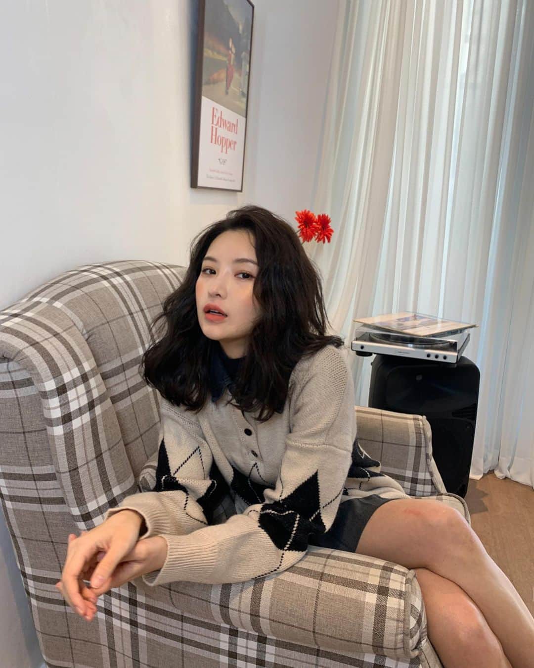 Chuuさんのインスタグラム写真 - (ChuuInstagram)「🎀츄X스타일멤버🎀  코디만렙 @jindamiin 다민님의 베스트 코디🤟🏽  겨울에 잘 어울리는 다이아몬드 패턴으로 뉴트로 무드 느낌 물-씬! 전체적으로 낙낙한 핏감으로 입으면 여리핏 장-착!! 데일리룩으로 여러 바텀과 잘 어울리는 패턴 니트 꼭 소장 해보세요💜  #chuu#츄#패턴니트#데일리룩#뉴트로패션#오오티디」12月29日 21時51分 - chuu_official