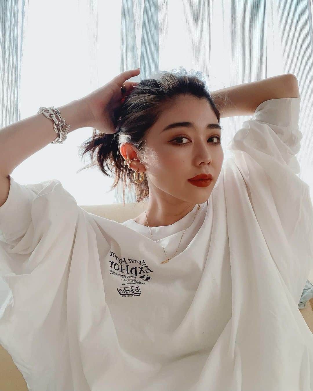 Naomiのインスタグラム：「久々にHERMESの朱赤リップ💄  #HERMES#makeup  #エルメス #赤リップ#ハイフしてきた」