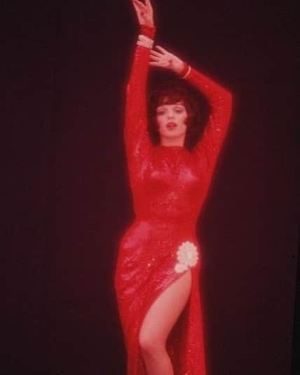 パット・マグラスさんのインスタグラム写真 - (パット・マグラスInstagram)「THE WOMAN IN RED⚡️⚡️⚡️ The DIVINE @officiallizaminnelli ⚡️⚡️⚡️ #patmcgrathlabs #inspiration」12月29日 21時52分 - patmcgrathreal