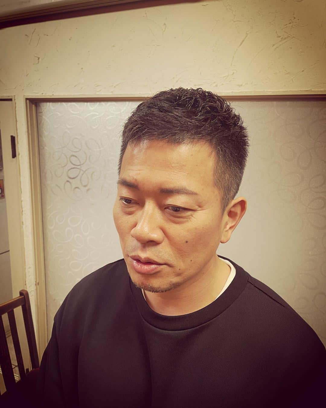 杉本知香さんのインスタグラム写真 杉本知香instagram 宮迫さんスッキリ 癖毛いかして サイドは6 で散髪したて感無く分くらいで仕上がり 今日は11時間で16人担当 さすがに途中3人掛け持ち状態で1人でヒーヒーなった 年末だなー 笑 なんと