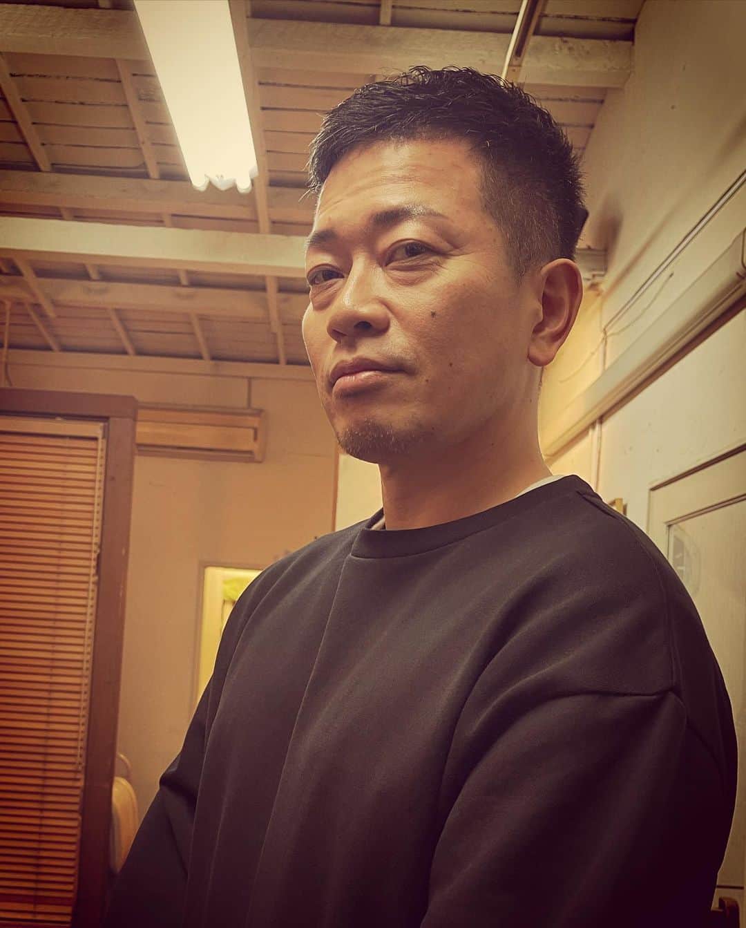 杉本知香さんのインスタグラム写真 杉本知香instagram 宮迫さんスッキリ 癖毛いかして サイドは6 で散髪したて感無く分くらいで仕上がり 今日は11時間で16人担当 さすがに途中3人掛け持ち状態で1人でヒーヒーなった 年末だなー 笑 なんと