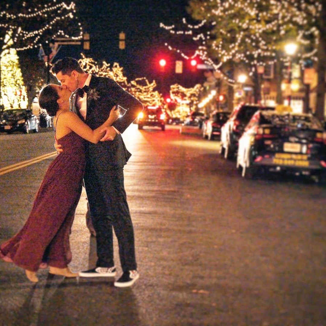 コリン・マクマヌスのインスタグラム：「Cheers to the big 3-0! Happy Birthday, to my beautiful wife! 💃🏻🕺🏻🥂」
