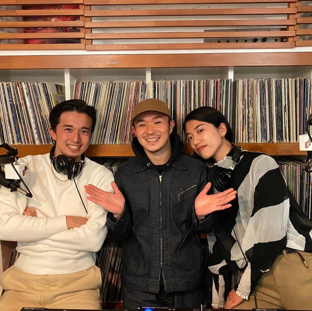 Block.fmのインスタグラム：「ラジオ｜スタイリストの渡辺慎也さんとともに10-12月はお届けした「BHOYZ BE Radio by ZIN 」📻⁠ 12月は共通の友人である モデルの 小田貴子さんを迎えて1時間トークと選曲をお送りしました☺️⁠ 次回は1/19(火)21時〜⏰⁠ #BHOYZBERadio #soulflex」