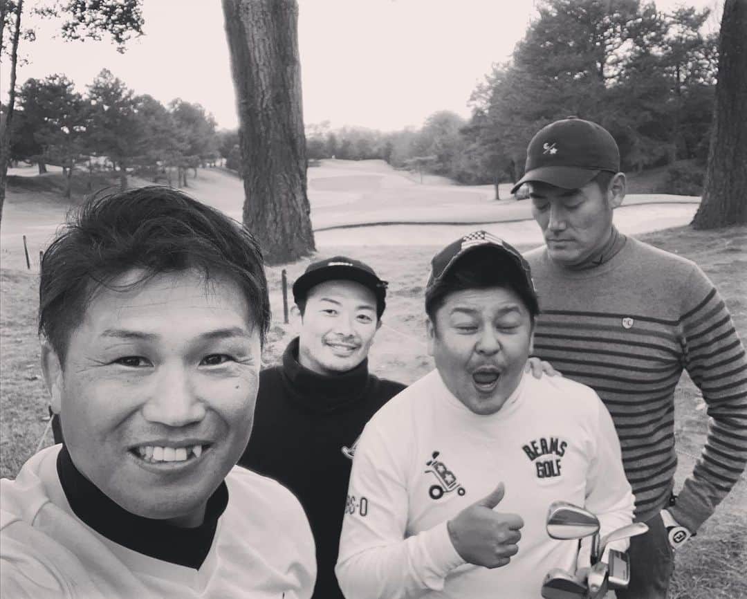 大西将太郎さんのインスタグラム写真 - (大西将太郎Instagram)「24年前の今頃は全国大会を必死になって戦い、日本一を目指していた恩師と24年後に一緒にゴルフしてるとは思わなかったな😅そんな同じ学園でラグビーをしてきた先輩方ともお会いすることが出来てまた元気とやる気をいただけました。ありがとうございます♪記虎先生、これからも元気でいて下さい‼️ #啓光学園ラグビー部」12月29日 22時03分 - shotaro12