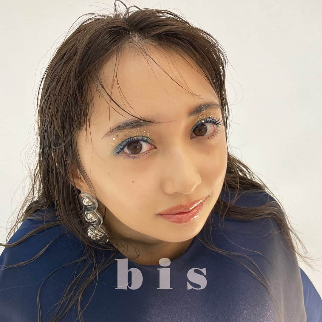 bis_web bis [ビス] さんのインスタグラム写真 - (bis_web bis [ビス] Instagram)「﻿ 🤍 𝑂𝐹𝐹 𝑆𝐻𝑂𝑇 💗﻿ ﻿ bis 1月号好評発売中✨﻿ #小宮有紗 ちゃんの﻿ オフショットを公開💙﻿ 新感覚メイクの企画に﻿ 登場しているよ💄﻿ 𓂃𓂃𓂃𓂃𓂃𓂃𓂃𓂃𓂃𓂃𓂃𓂃𓂃𓂃𓂃﻿ ﻿ bis1月号ご購入はこちらから👇﻿ Amazon 【amzn.to/2IWrR4A】﻿ セブンネット【bit.ly/337b4CX】﻿ HMV & BOOKS【bit.ly/3m0XlF0】﻿ 楽天ブックス【bit.ly/2J5DUMU】﻿ ﻿ 𓂃𓂃𓂃𓂃𓂃𓂃𓂃𓂃𓂃𓂃𓂃𓂃𓂃𓂃𓂃﻿ ﻿ #bis_web」12月29日 22時06分 - bis_web