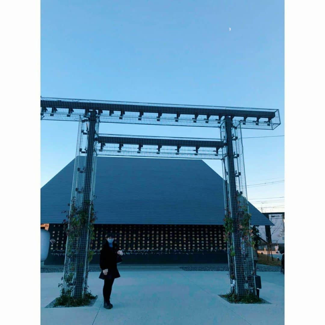 根岸可蓮さんのインスタグラム写真 - (根岸可蓮Instagram)「⛩ 近代的な神社だなぁ🥰 ※ ※ 最後の写真、お月様🌙 ※ ※ ※ #たこやきレインボー #たこ虹 #tacoyakirainbow #taconiji #根岸可蓮 #れんれん #Renstagram #アニメ好き #武蔵野坐令和神社 #ところざわサクラタウン #サクラタウン #ところざわ #埼玉 #followme #instagood #れんれんドキドキでーす」12月29日 22時09分 - negishikaren_official