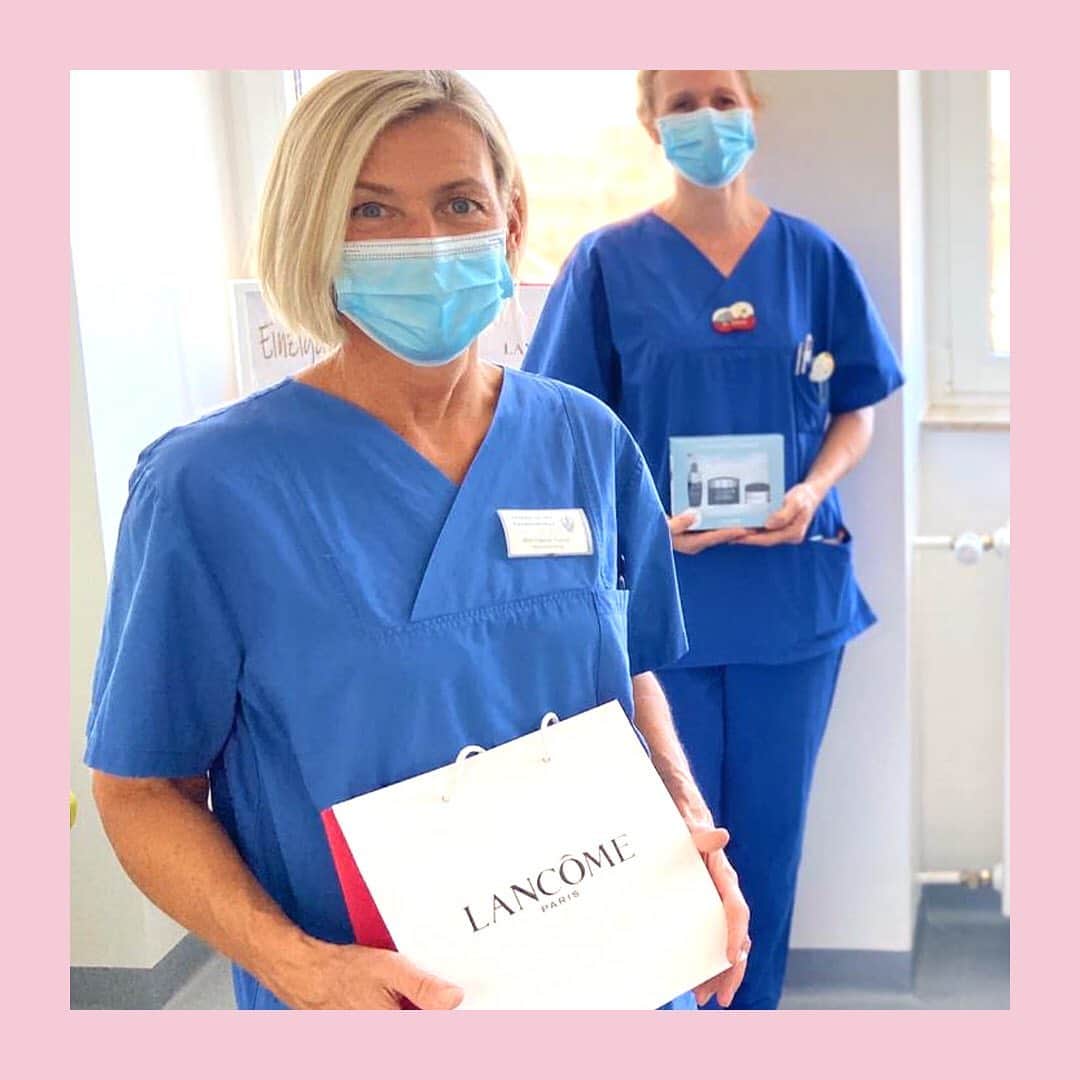 Lancôme Officialさんのインスタグラム写真 - (Lancôme OfficialInstagram)「In honor of our heroes, Lancôme is donating care packs all around the world. We thank all healthcare workers at @evkduesseldorf hospital and at the Hospital Municipal Ronaldo Gazolla in Rio de Janeiro for their constant support and we send them our warmest wishes. #YourEyesOurHope」12月29日 22時10分 - lancomeofficial