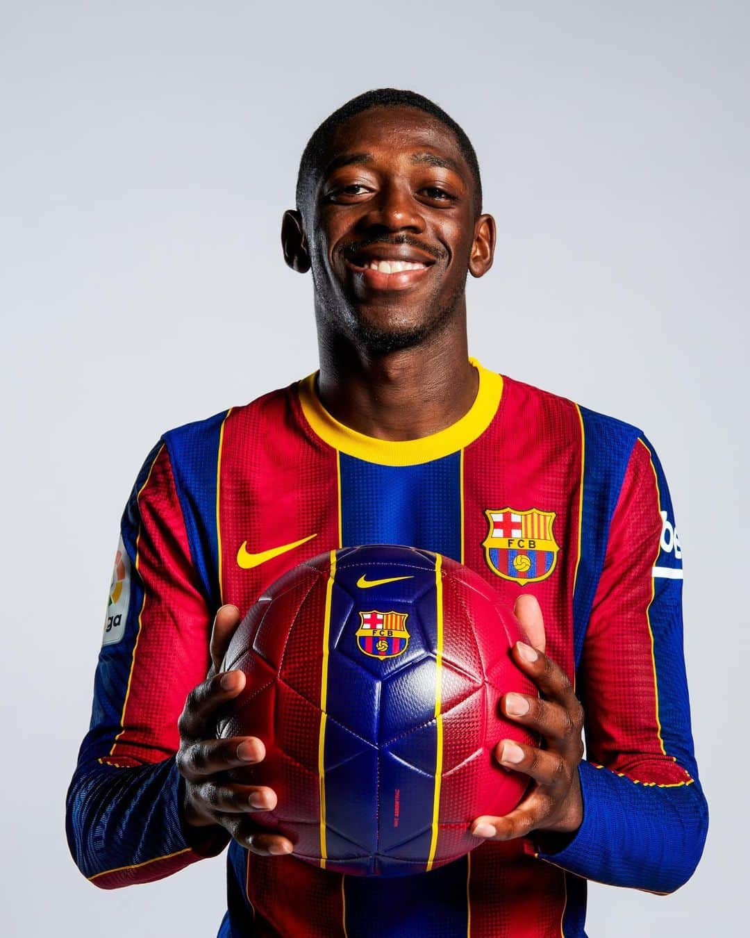 FCバルセロナさんのインスタグラム写真 - (FCバルセロナInstagram)「🔥 HE. IS. BACK. 🔥 💪 💪 Dembele has received the medical green light ahead of #BarçaEibar  ✅ Dembéle, novedad en la lista de convocados ante el Eibar. Torna Dembélé!」12月29日 22時18分 - fcbarcelona