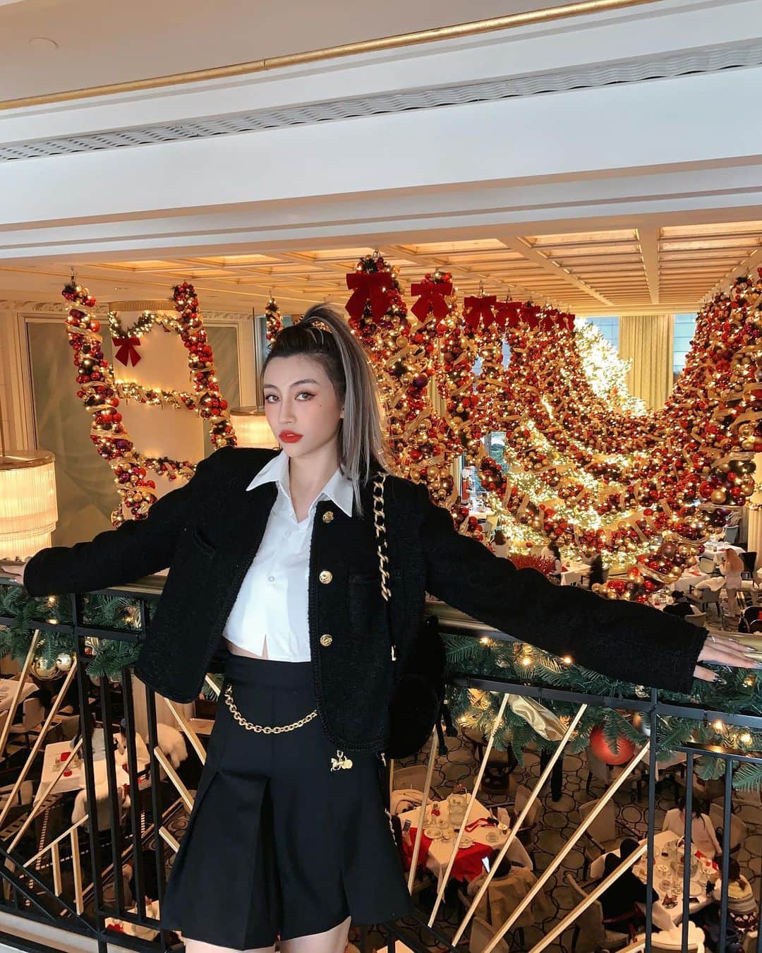 チン・インヒさんのインスタグラム写真 - (チン・インヒInstagram)「Merry Christmas 🥳 大概是有时差hahaha🎀」12月29日 22時22分 - chininhi