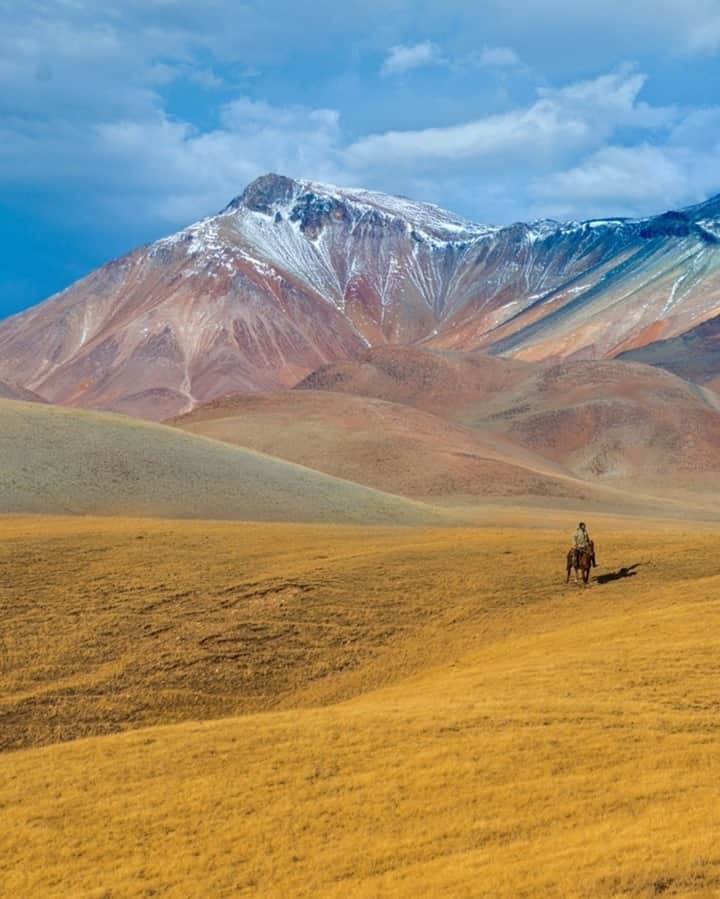 Lonely Planetのインスタグラム：「Kazakhstan is having a moment. ⠀⠀⠀⠀⠀⠀⠀⠀⠀ ⠀⠀⠀⠀⠀⠀⠀⠀⠀ Currently rural villagers are trained in hospitality to provide homestays for tourists, providing travelers with authentic Kazakh experiences such as  horseback riding through the vast golden steppe. ⠀⠀⠀⠀⠀⠀⠀⠀⠀ ⠀⠀⠀⠀⠀⠀⠀⠀⠀ We chose Kazakhstan as one of our #BestInTravel 2021 winners. Tap the link in our bio to discover all winners. ⠀⠀⠀⠀⠀⠀⠀⠀⠀ Supported by @kayak」