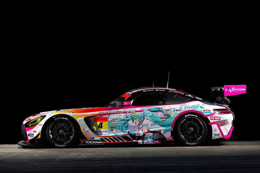 折原弘之のインスタグラム：「goodsmileracing GOODSMIL RACING & Team UKYO  2020 Time Attack  2021 color Ver GOODSMILE Hatsunemiku AMG   #初音ミク#グッドスマイル初音ミクAMG #fightgsr #goodsmileracing#supergt#supergt2020#amg#mercedesamg#hatsunemiku@goodsmileracing」