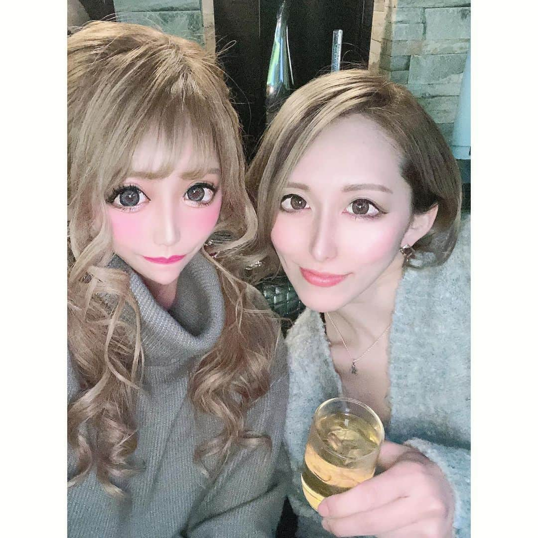 でいじーさんのインスタグラム写真 - (でいじーInstagram)「場面ではるちゃんと久しぶり❤ のみいった😆👑  #instalike #instagood #liketime #likeforlikes #likeforfollow #大阪#すすきの#新宿#歌舞伎町 #思い出#渋谷#池袋#ミナミ#北新地 #キラキラ#可愛い#night#インスタ映え#六本木 #水商売#夜職#キャバクラ#キャバ嬢#ホスト#東京#tokyo#いいねした人で気になった人フォロー#フォローミー#ツインテール#bar」12月29日 22時45分 - anyadevix