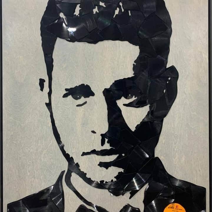 マイケル・ブーブレのインスタグラム：「For Christmas, my Brother-in-law created this Vinyl Record Art for my parents. I am humbled and honoured, thank you @robubels」