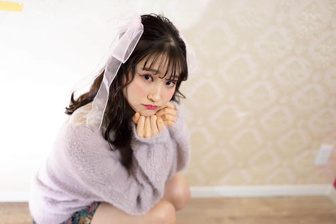 加藤早和子のインスタグラム：「❤︎ ザ・女の子 って感じの雰囲気は いくつになってもルンルンする👣  photo by @rinrin_chi_jzx100c  make @shionapouty  hair @mmmi.00  . .  #青山学院大学 #女子大学生 #作品撮り #甘め #ピンク #ポートレート #ポートレート撮影 #ポートレートモデル #ポトレ #被写体 #いいね返し #portrait #as_archive #portraitphotography #as_picture #team_jp #portrait_mood #portraittokyo」