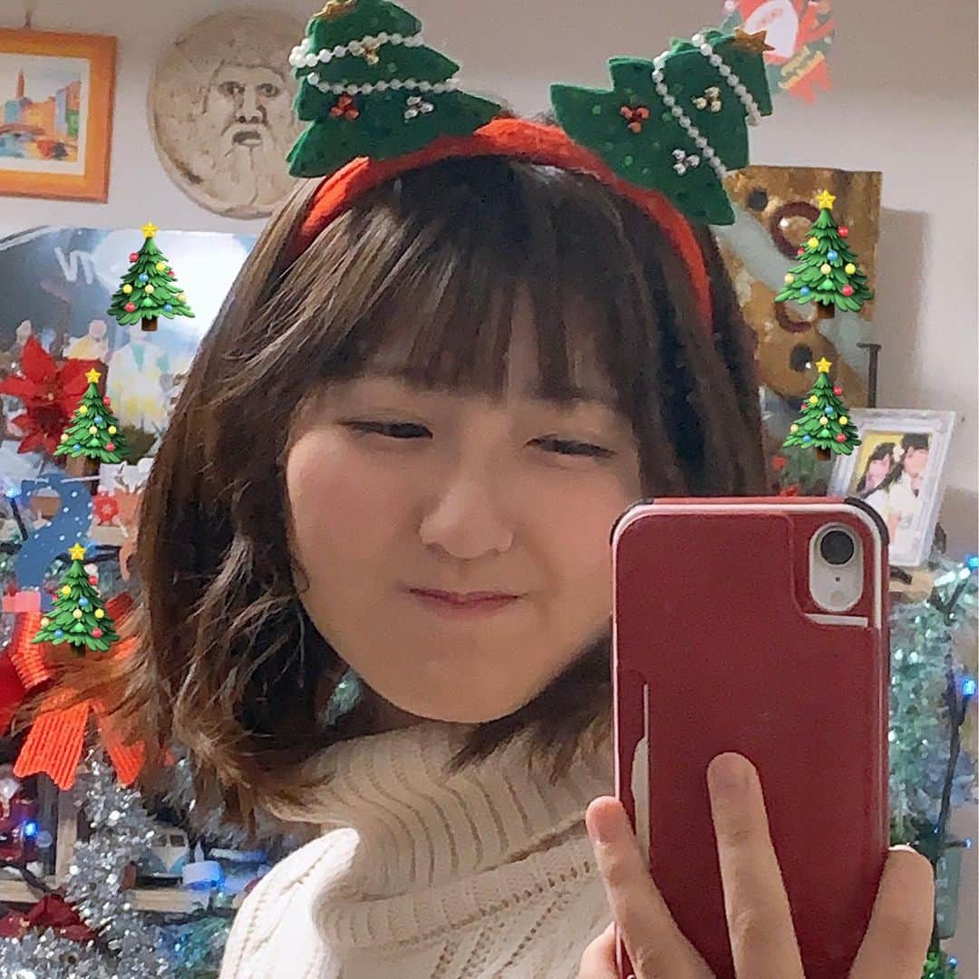 金城成美さんのインスタグラム写真 - (金城成美Instagram)「#クリスマスの写真 #今あげるんかーい #その顔はなんだーい #Christmas #merrychristmas」12月29日 23時05分 - kinjo_narumi
