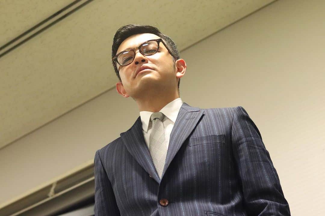 高見雄登のインスタグラム：「実はニュースーツでした。 ゲキシブです。 @sunjunglefever さんありがとうございます！ 諸事情で今日は一瞬で脱いでましたが、また今度じっくり見てほしいです。ゲキシブだからです。 #suits#ordermade photo by ゲキオカマ」
