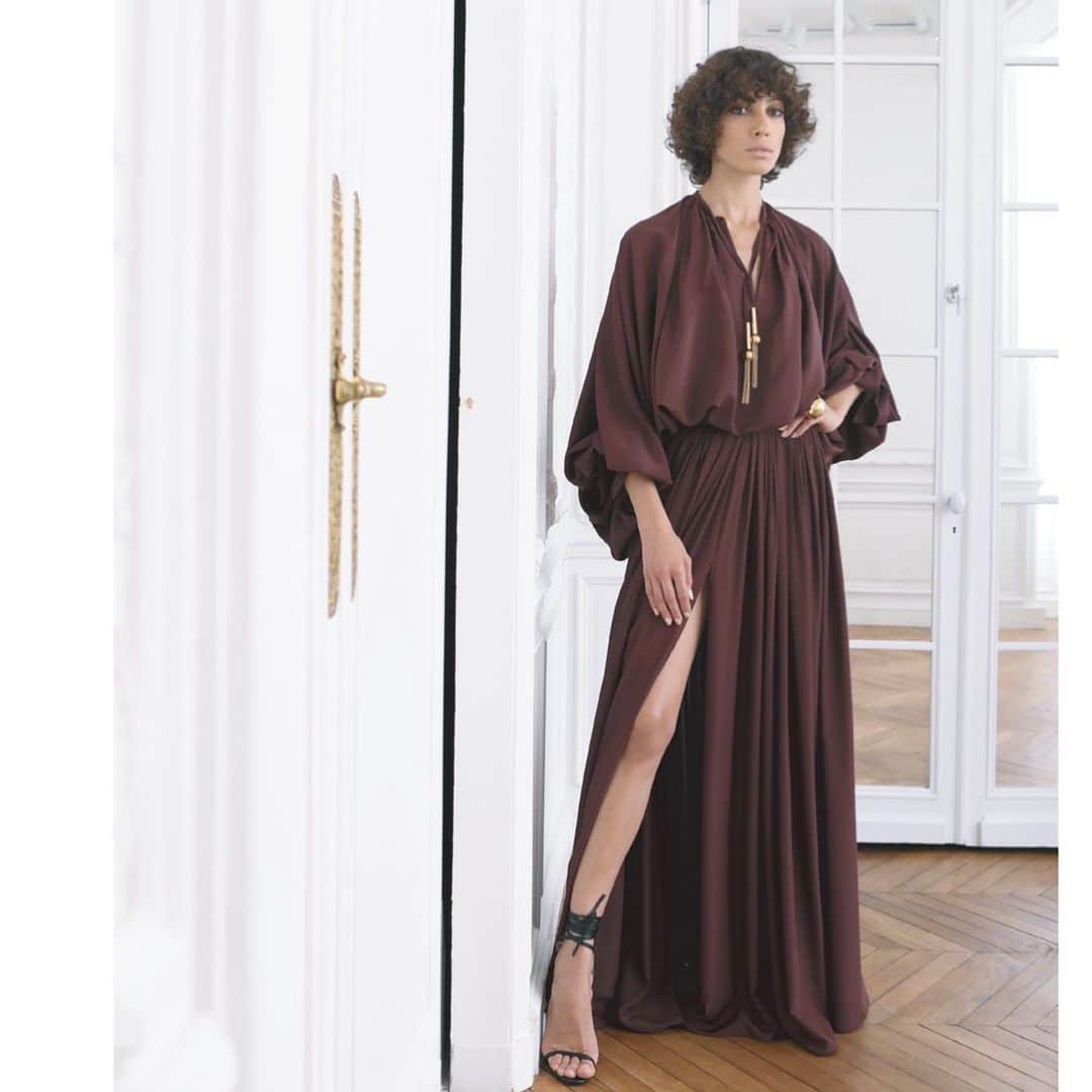 ステファンローランさんのインスタグラム写真 - (ステファンローランInstagram)「#readytowear bohemian blouse and gipsy skirt in plum crepe de chine . #paris #fashion」12月29日 23時13分 - stephanerolland_paris