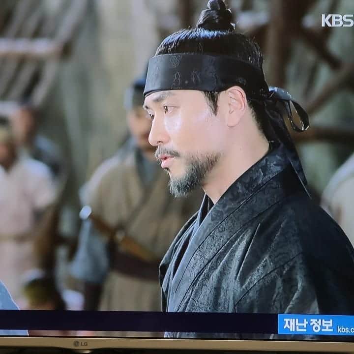 パク・ジュヒョンのインスタグラム：「높으신분보다 높으신분 photo by 강필재 강필재 나 따라하는거야?ㅎ #재난정보」