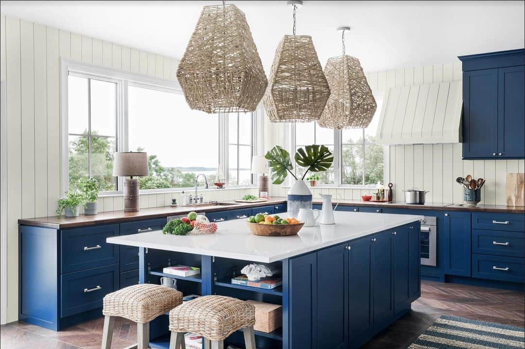 HGTVさんのインスタグラム写真 - (HGTVInstagram)「There's room for everything you love in HGTV Dream Home 2021. 😍 See more of the kitchen at our #LinkInBio⁠⠀ ⁠⠀ #HGTVDreamHome」12月29日 23時20分 - hgtv
