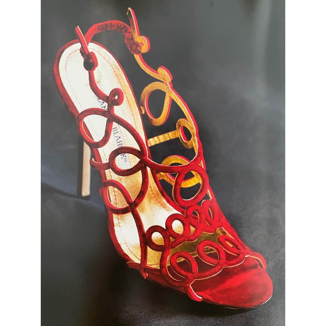 アダムのインスタグラム：「Gori Sandal in silk velvet, A/W 2010. From Manolo Blahnik's book, "Fleeting Gestures and Obsessions," 2015.」